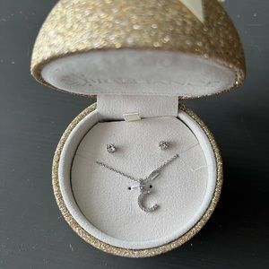 Set of initial necklace (C) and earrings